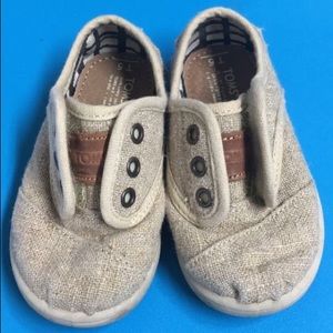 Tom’s unisex canvas shoes